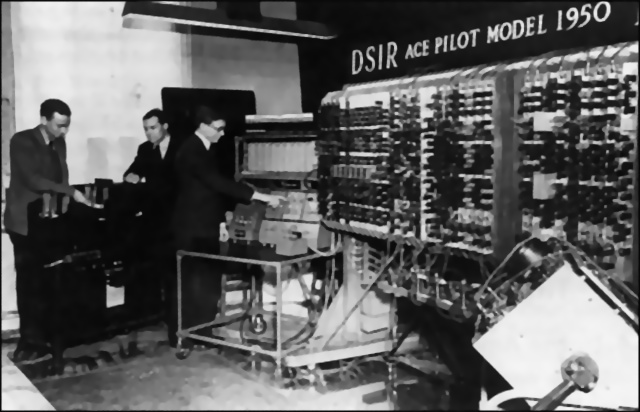 Απεικονίζεται σε ασπρόμαυρη φωτογραφία ο πρώτος ηλεεκτρονικός υπολογιστής